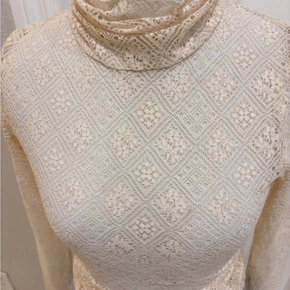 Free People Fired Opal Sheer Lace Mock Neck Long-Sleeve Top XS - Picture 3 of 8